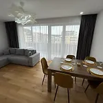 B-Holiday Luxury Apartments Urban Plaza
