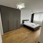 B-Holiday Luxury Apartments Urban Plaza