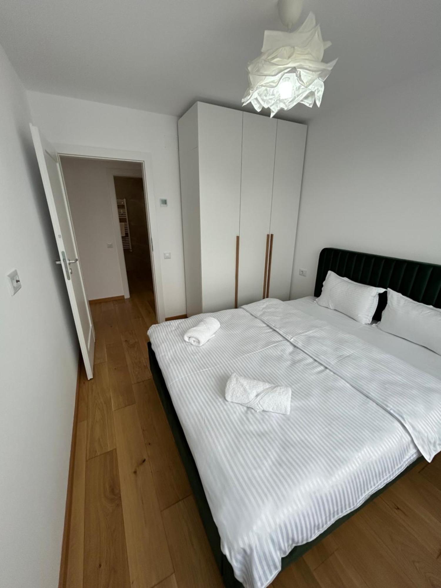 B-holiday Luxury Urban Plaza Apartment Brașov